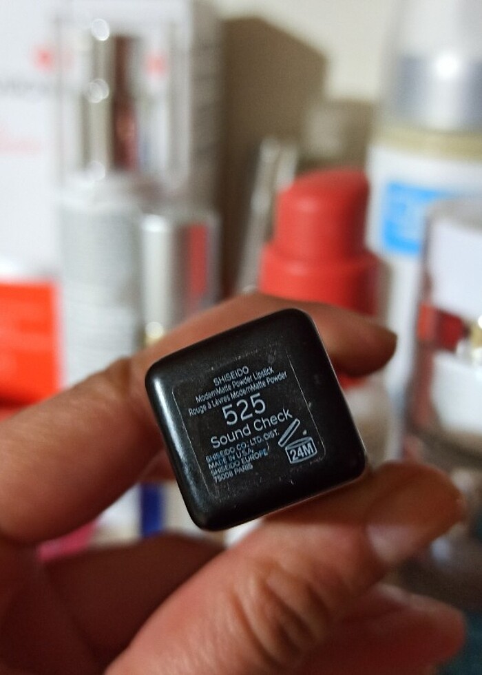 Shiseido ruj  - Görsel 2