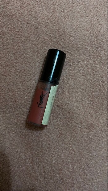Ysl ruj 216