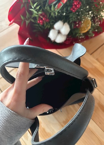 Siyah Deri Tokalı Kadın Çanta - Görsel 4