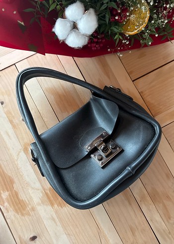 Siyah Deri Tokalı Kadın Çanta - Görsel 3