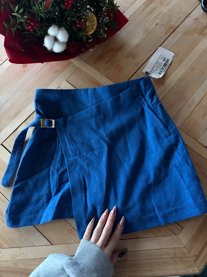 Kemer Detaylı Mavi şort Etek - Görsel 2