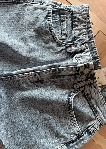 Buz mavisi şort etiketli - Görsel 2