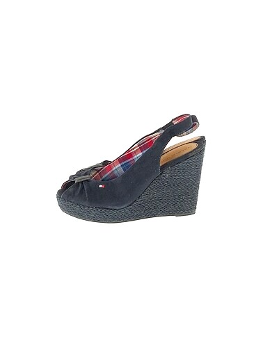 Tommy Hilfiger Dolgu Topuk %70 İndirimli.