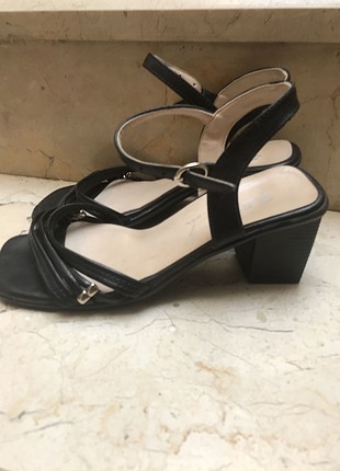 37 Beden siyah Renk Yeni model