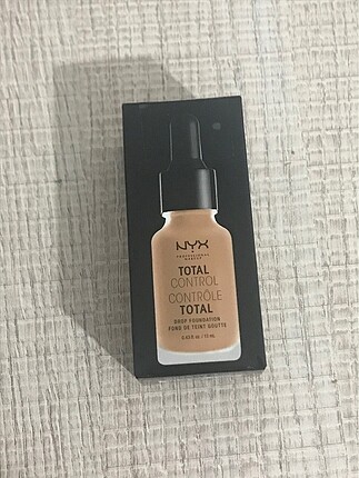 NYX NYX Total Control Drop Fondöten ( Mat Bitişli)