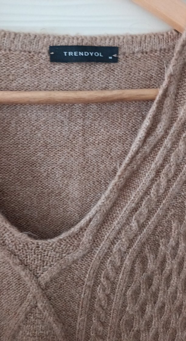 V Yaka Bej Örgü Kadın Kazak - Görsel 4