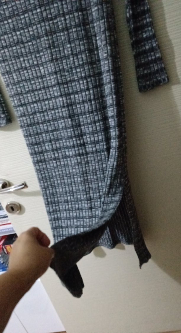 Gri V Yakalı Uzun Kollu Triko Elbise - Görsel 3