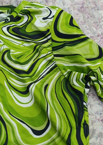 l Beden Yeşil Batik Desenli Uzun Kollu Bluz