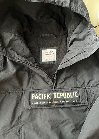 Pull and Bear Kapüşonlu, Fermuarlı Kadın Midi Mont