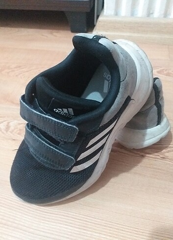 29 Beden siyah Renk Adidas spor cocuk ayakbı