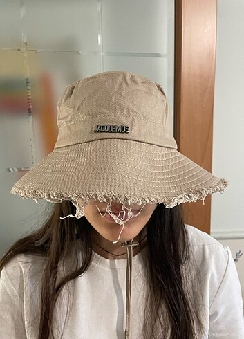 jacquemus şapka