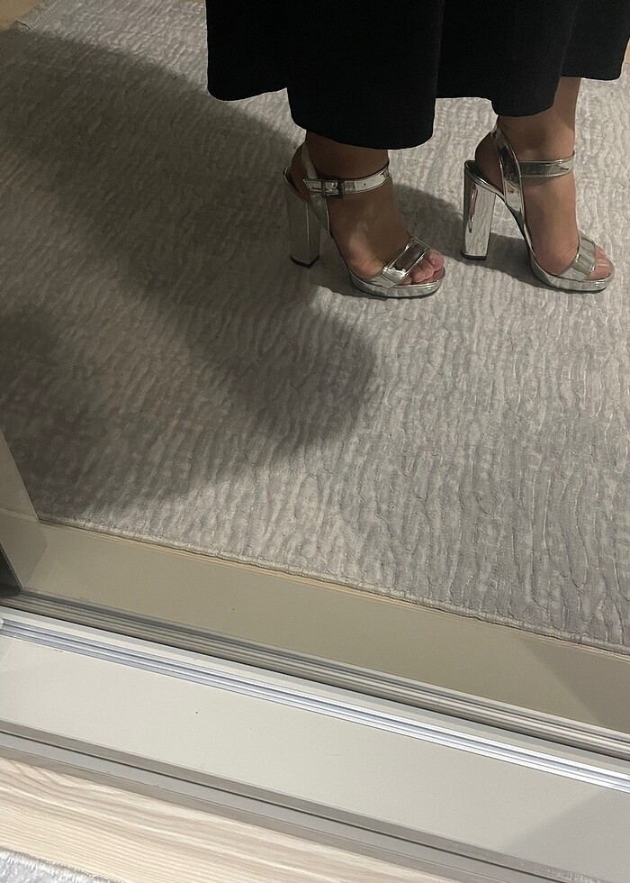 Topuklu ayakkabı - Görsel 3