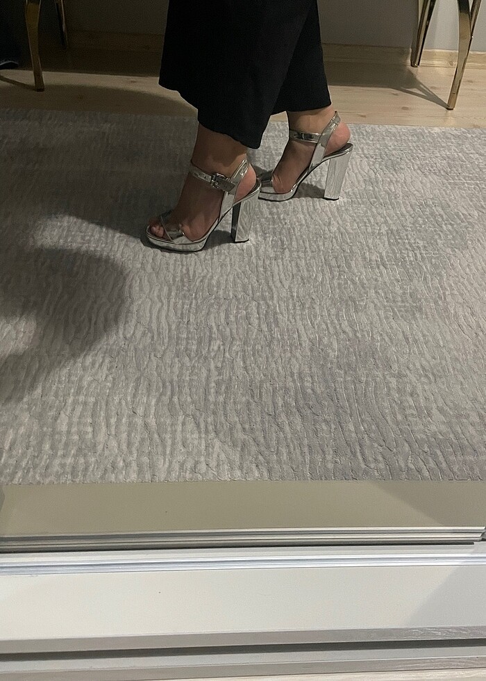 Topuklu ayakkabı - Görsel 4