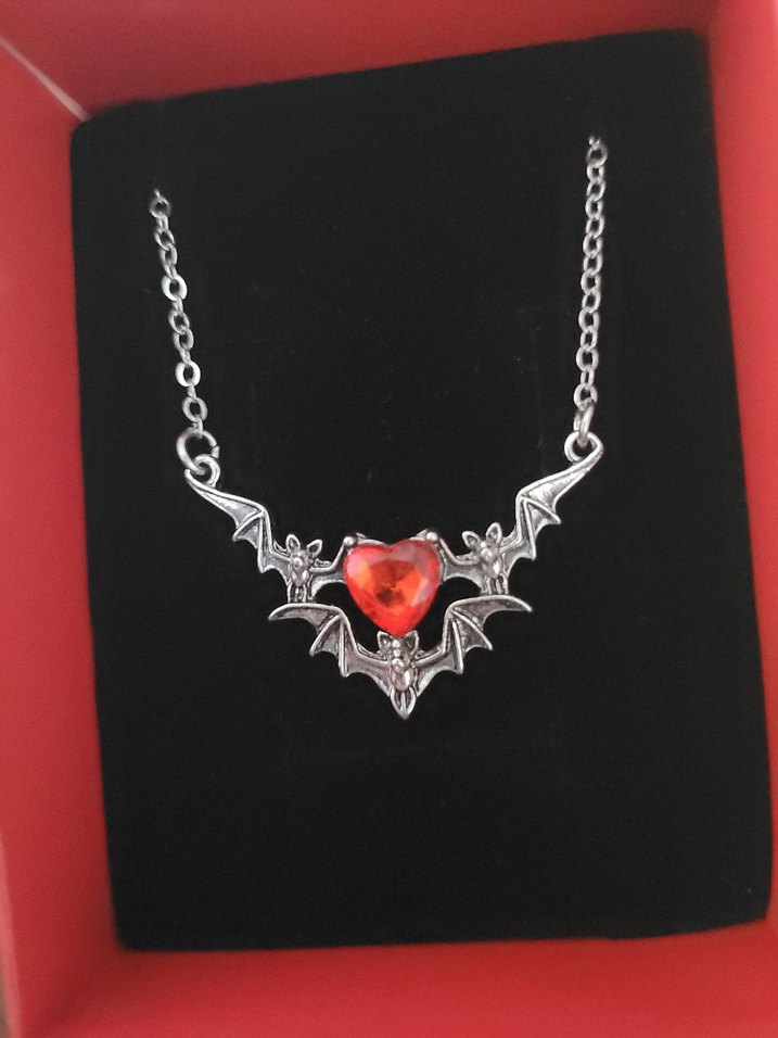 Kırmızı Kalp Detaylı Gotik Kolye - Görsel 5