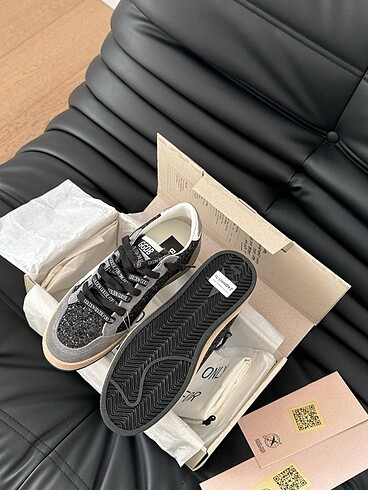 39 Beden siyah Renk Golden goose