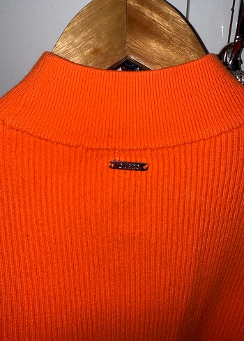 Turuncu Boğazlı Triko Kadın Kazak - Görsel 2