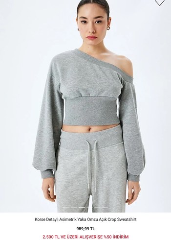 Korse Detaylı Asimetrik Yaka Omzu Açık Crop Sweatshirt - Görsel 2