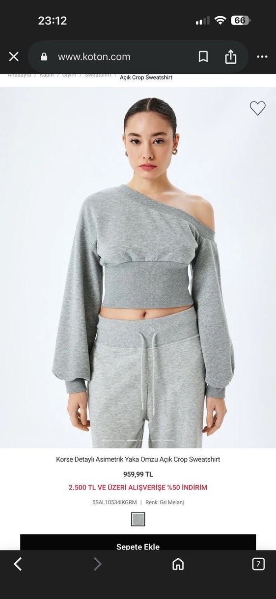 Korse Detaylı Asimetrik Yaka Omzu Açık Crop Sweatshirt - Görsel 2