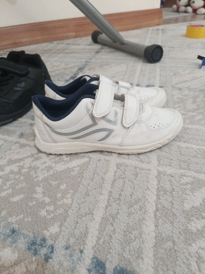 Beyaz Erkek Çocuk Cırt Cırtlı Spor Ayakkabı Decathlon marka - Görsel 2