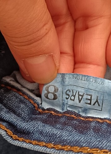 8 Yaş Beden lacivert Renk 8 yaş fakat 6/7 yaşa olur ölçüler mevcut 