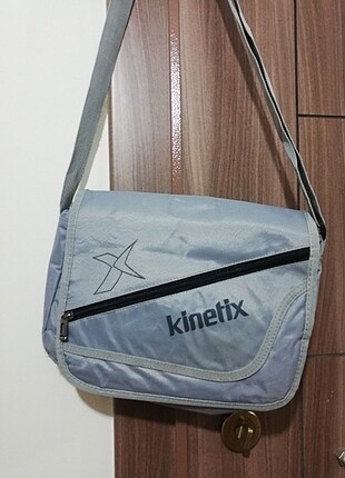 Kinetix Kinetix canta 