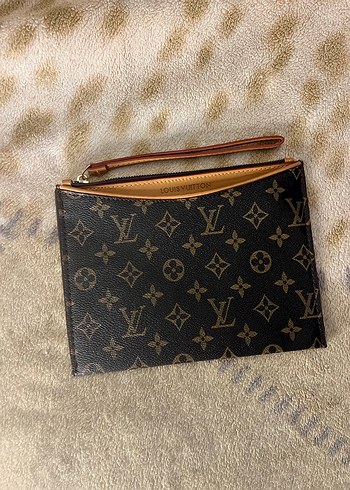 LV Klasik Clutch