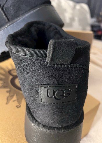 37 Beden siyah Renk Ugg Siyah