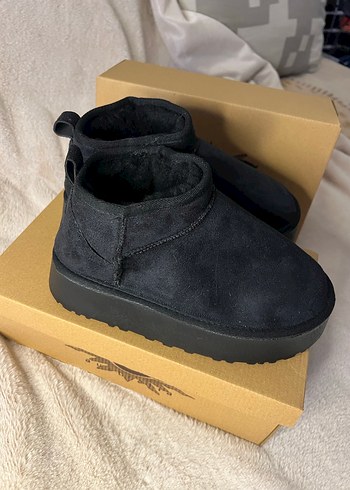 Ugg Siyah
