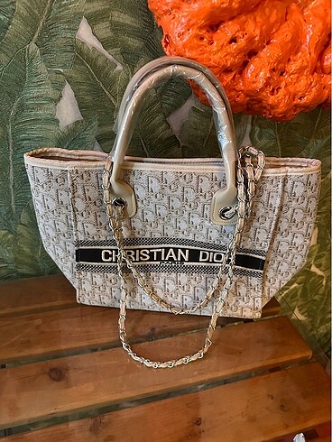 Christian Dior Bej