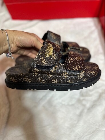 Guess Guess Terlik İthal