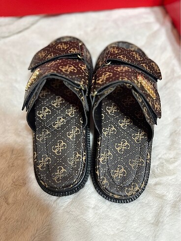 39 Beden Guess Terlik İthal