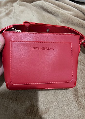 Beden kırmızı Renk Calvin Klein Jeans Kırmızı Deri Kadın Çapraz Çanta