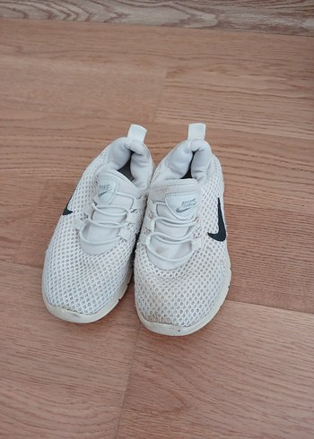 26 Beden beyaz Renk Nike Beyaz Erkek Çocuk Spor Ayakkabı