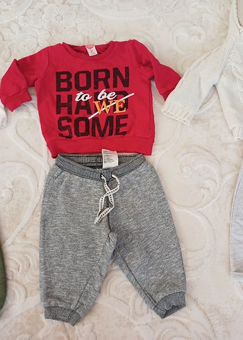 LC Waikiki Renkli Baskılı Kırmızı Sweatshirt ve Gri Pantolon