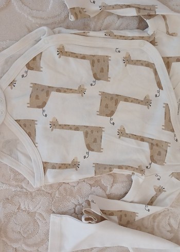 Beyaz Uzun Kollu Bebek Body V Yakalı - Görsel 10