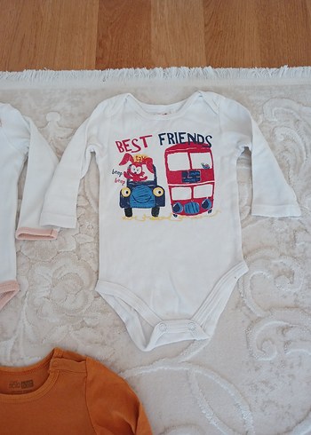 Beyaz Uzun Kollu Bebek Body V Yakalı - Görsel 5