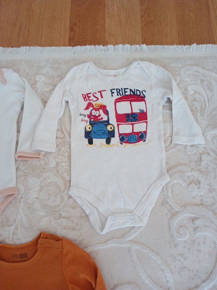 Beyaz Uzun Kollu Bebek Body V Yakalı - Görsel 5