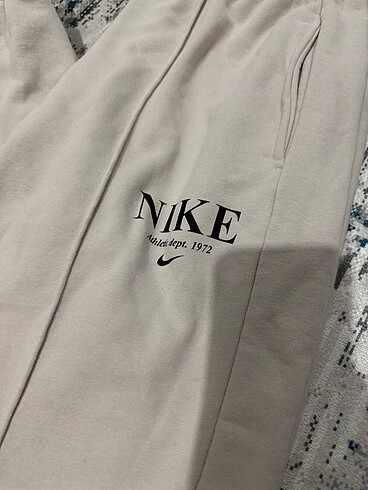 Diğer Nike eşofman altı