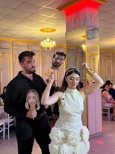 Mini güllü abiye