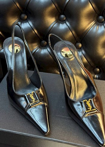 Yves Saint Laurent 37