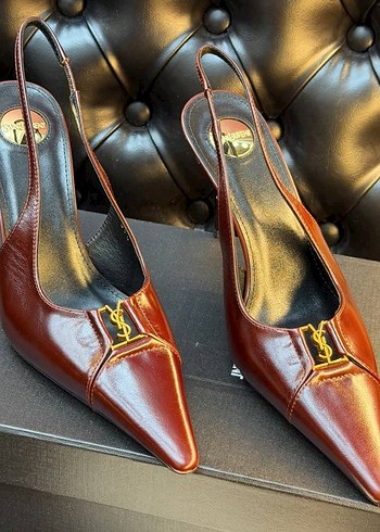 Yves Saint Laurent 38