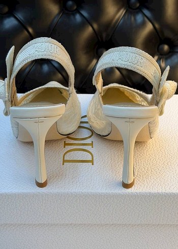 Dior Beyaz Dantel İşlemeli Stiletto - Görsel 3