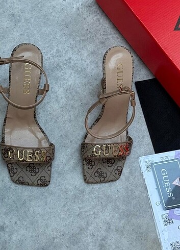 Guess Topuklu ayakkabı
