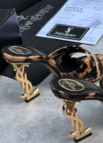 Yves Saint Laurent Topuklu ayakkabı
