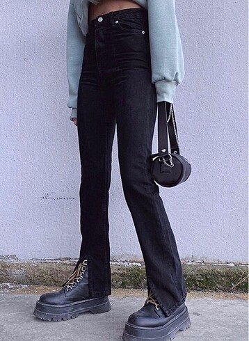 Diğer Yırtmaçlı Jean