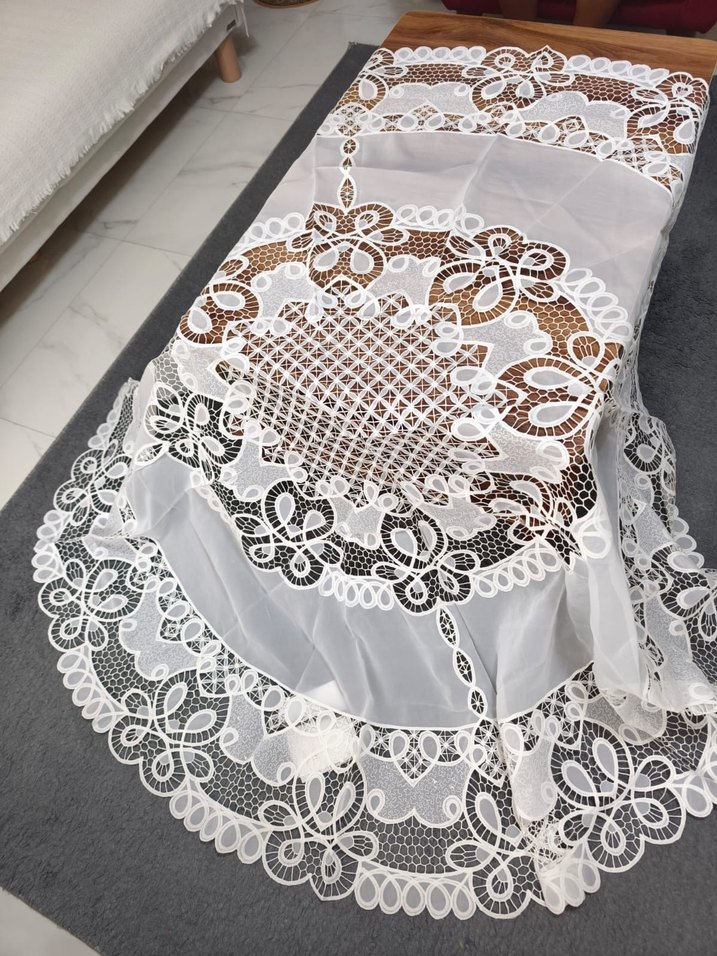 El İşi Dantel ve Nakışlı Masa Örtüsü - Görsel 3
