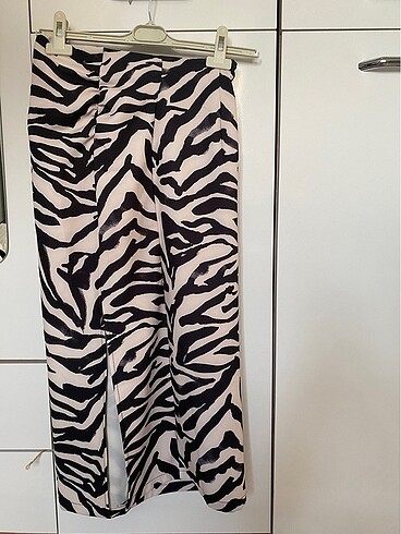 Yırtmaçlı Kalem etek - Görsel 2