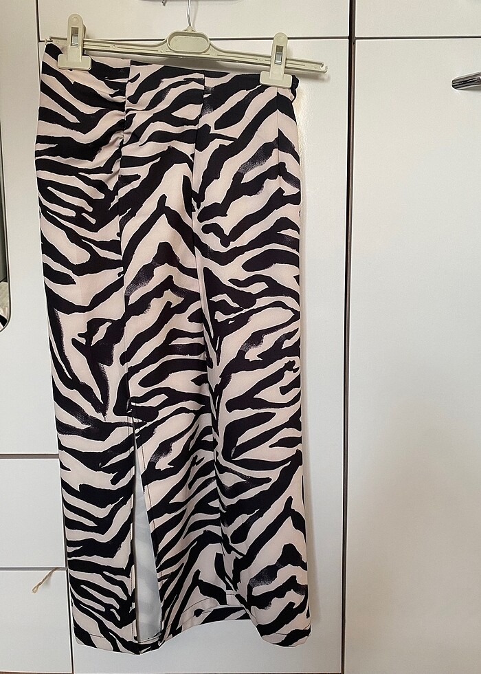 Yırtmaçlı Kalem etek - Görsel 2