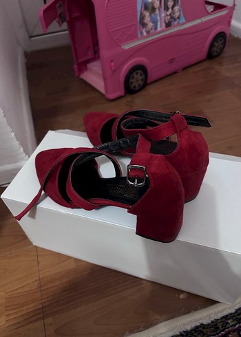 Zara Kırmızı Süet Yüksek Topuklu Bohem Kadın Ayakkabı