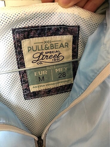 m Beden mavi Renk Pull&Bear Rüzgarlık